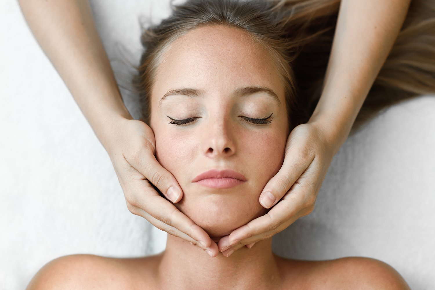 ANTI-AGING FACE LIFTING MASSAGE ANTI-AGING FACE LIFTING MASSAGE